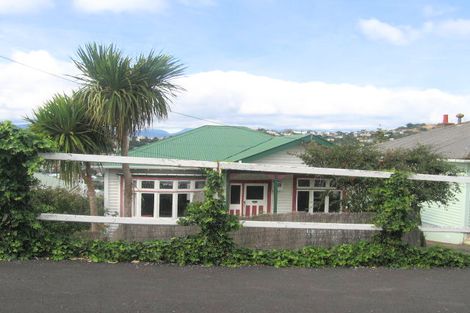 Photo of property in 58 Maupuia Road, Maupuia, Wellington, 6022