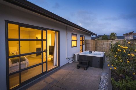 Photo of property in 6 Brooklyn Heights Drive, Kelvin Grove, Palmerston North, 4414
