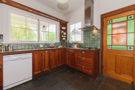 Photo of property in 17 Norwood Road, Bayswater, Auckland, 0622