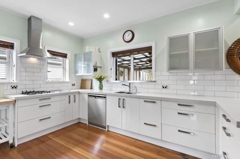 Photo of property in 10 Wayside, Miramar, Wellington, 6022