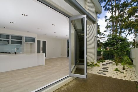 Photo of property in 126 Wheturangi Road, Greenlane, Auckland, 1051