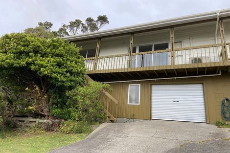 Photo of property in 20a Bloomsbury Grove, Newlands, Wellington, 6037