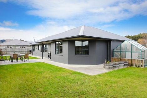 Photo of property in 1 White Hart Lane, Mosgiel, 9024