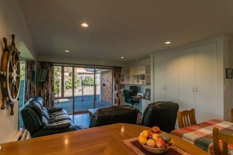 Photo of property in 14 Ranui Street, Waikawa, Picton, 7220
