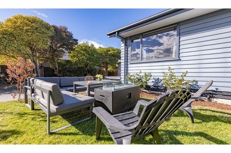 Photo of property in 12 Binstead Place, Avondale, Christchurch, 8061