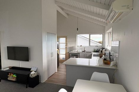 Photo of property in 1/14b Camrose Place, Glenfield, Auckland, 0629