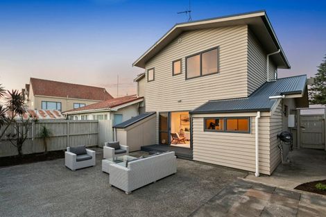 Photo of property in 208a Marine Parade, Mount Maunganui, 3116