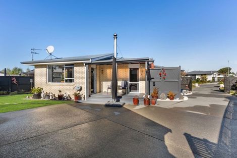 Photo of property in 26 Royal Park Drive, Parklands, Christchurch, 8083