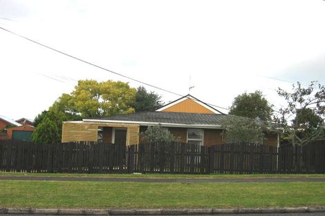 Photo of property in 1/120 Woodglen Road, Glen Eden, Auckland, 0602