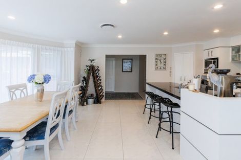 Photo of property in 22 Phoenix Avenue, Hokowhitu, Palmerston North, 4410