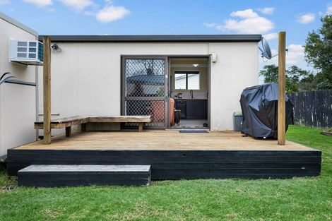 Photo of property in 2/35 Rollerson Street, Papakura, 2110