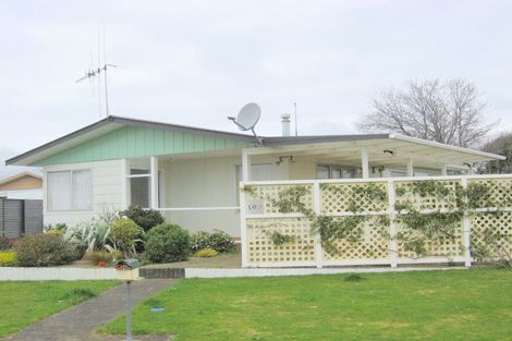 Photo of property in 107 Ryder Crescent, Levin, 5510