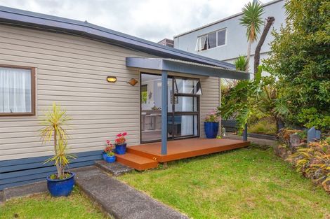 Photo of property in 2 Ridge Road, Tairua, 3508