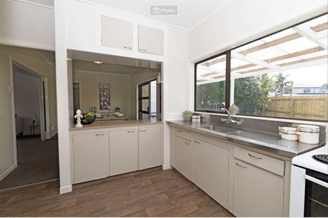 Photo of property in 1/23 Luckens Road, West Harbour, Auckland, 0618