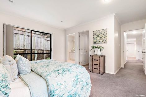 Photo of property in 62b Hogarth Rise, West Harbour, Auckland, 0618