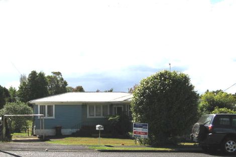 Photo of property in 27 Golf Road, New Lynn, Auckland, 0600