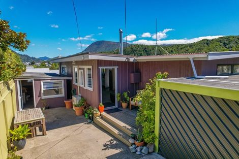 Photo of property in 143a Waikawa Road, Picton, 7220