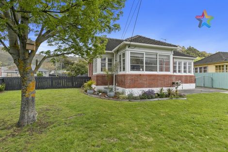 Photo of property in 114 Waddington Drive, Naenae, Lower Hutt, 5011