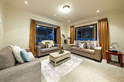 Photo of property in 2 Moravale Lane, Flat Bush, Auckland, 2016