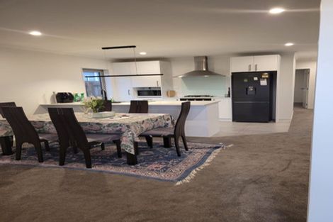 Photo of property in 16 Kutukutu Street, Takanini, 2112