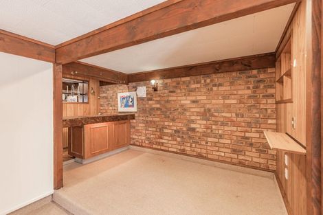 Photo of property in 5 Noeleen Street, Glenfield, Auckland, 0629