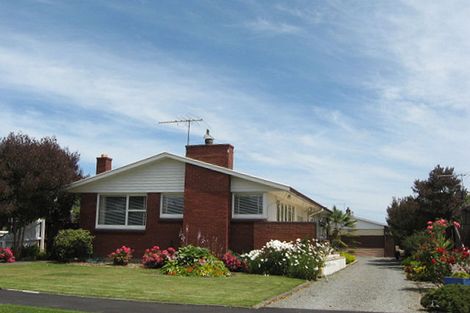 Photo of property in 23 Eglinton Street, Avondale, Christchurch, 8061
