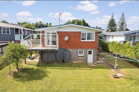 Photo of property in 19 Carole Crescent, Pakuranga, Auckland, 2010