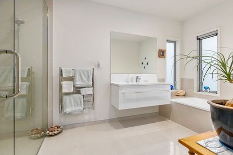 Photo of property in 19 Westwood Avenue, Greytown, 5712