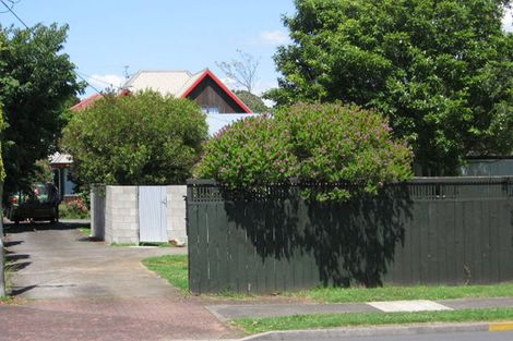 Photo of property in 1/72 Pah Road, Royal Oak, Auckland, 1023
