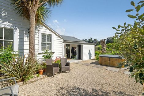 Photo of property in 1033 Masterton Castlepoint Road, Tauweru, Masterton, 5889