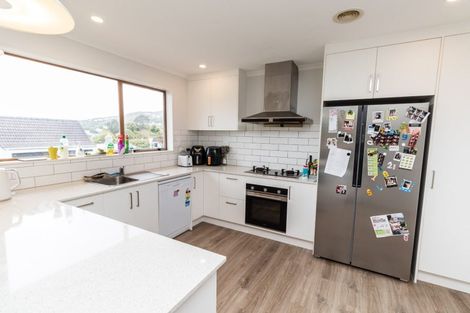 Photo of property in 1 Paddington Grove, Karori, Wellington, 6012