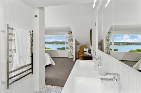 Photo of property in 14 Creek Street, Sandspit, Warkworth, 0982