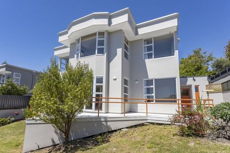 Photo of property in 2/5a Madeley Road, Mount Pleasant, Christchurch, 8081