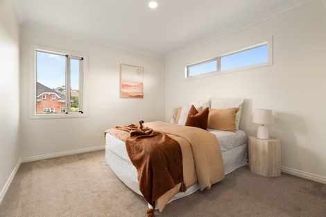 Photo of property in 1 Red Oak Place, Schnapper Rock, Auckland, 0632