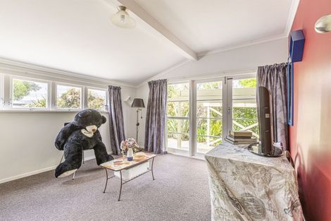 Photo of property in 162 Aokautere Drive, Fitzherbert, Palmerston North, 4410