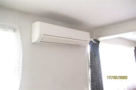 Photo of property in 92 Frensham Crescent, Woolston, Christchurch, 8062