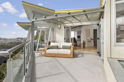 Photo of property in 5 Cavalry Close, Crofton Downs, Wellington, 6035