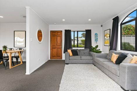 Photo of property in 28 Rosehill Place, Nawton, Hamilton, 3200