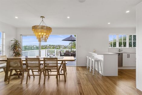Photo of property in 5 Page Point, Mellons Bay, Auckland, 2014
