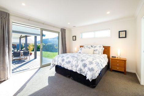 Photo of property in 11 Whakatomo Place, Havelock North, 4130