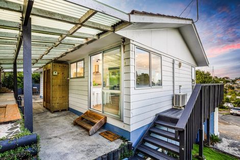 Photo of property in 15 Arde Place, Massey, Auckland, 0614