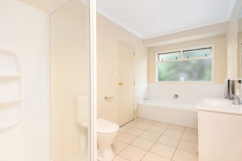 Photo of property in 18 Bateleur Close, Welcome Bay, Tauranga, 3112