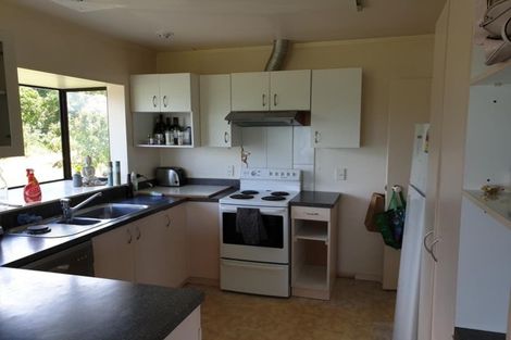 Photo of property in 129 Miromiro Road, Normandale, Lower Hutt, 5010