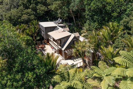 Photo of property in 40 Lone Kauri Road, Karekare, New Lynn, 0772