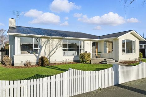 Photo of property in 1 Glenavon Place, Ilam, Christchurch, 8041