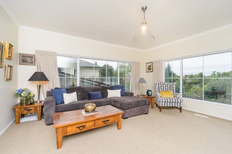 Photo of property in 22 Greenwood Place, Fitzherbert, Palmerston North, 4410