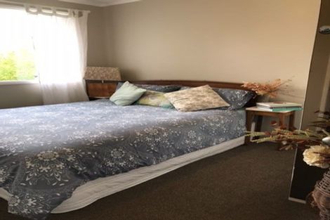 Photo of property in 2/9 Gazelle Avenue, Beach Haven, Auckland, 0626