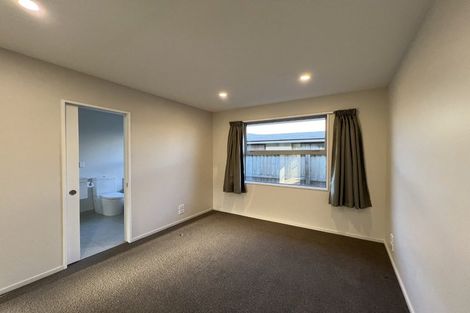 Photo of property in 5 Robalan Close, Halswell, Christchurch, 8025