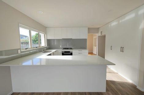 Photo of property in 27 Calypso Way, Unsworth Heights, Auckland, 0632