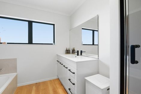 Photo of property in 36 Webb Place, Papamoa Beach, Papamoa, 3118